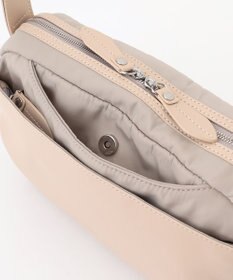 Y'SACCS シルキーリュクスショルダーバッグ