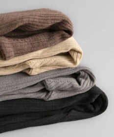 AND WOOL 〈高品質ウール〉〈洗えるニット〉〈暖かい着心地〉ウールレギンス