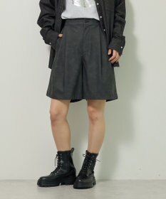 Green Parks レザーライクショートパンツ