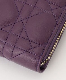 LA BAGAGERIE シープキルティング　ラウンドウォレット