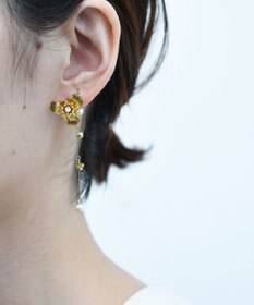 monshiro 【2WAY/スワロフスキー】シュウカイドウニハチライン ピアス