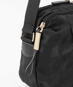 LA BAGAGERIE カモフラジャカード はっ水ショルダー