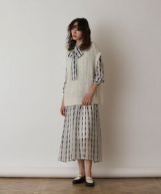 GRACE CONTINENTAL フィルムヤーンニットベスト