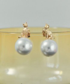YECCA VECCA パールキャットピアス