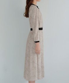 Tiaclasse L 【安田美沙子さん着用・新色/XSサイズ追加・洗える】フラワープリント配色ワンピース