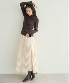 YECCA VECCA サテンプリーツスカート