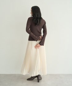 YECCA VECCA サテンプリーツスカート