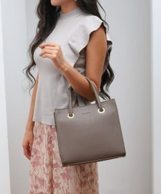 style code  【MERCURYDUO/マーキュリーデュオ】メタルアイレット　両アオリポケット　スクエアハンドバッグ