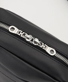 Y'SACCS ブロックモチーフポシェット