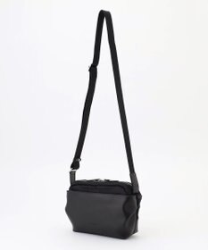 Y'SACCS シルキーリュクスショルダーバッグ