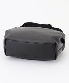 Y'SACCS シルキーリュクスショルダーバッグ