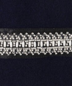 23区 【WEB&一部店舗限定/滝沢眞規子さん着用】ビジューボーダー ニット