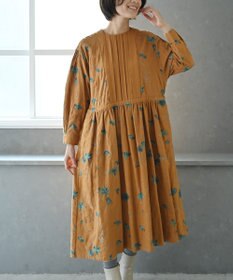 muuc 〈遠州織物の工場で作られた上質なコットンウール生地〉隠しウェスト紐有り ノーカラー ナタチュウムの花刺繍 ワンピース