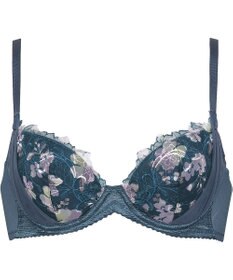 Wing 【エアリーソフトブラ】　ふんわりエアリーな着用感　脇から背中すっきり　ウイング／ワコール　KB2202