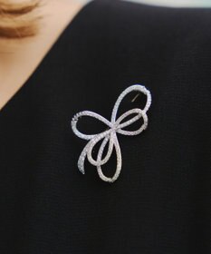 Tiaclasse クロスリボンデザインブローチ