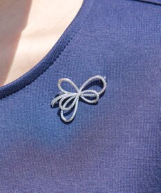 Tiaclasse クロスリボンデザインブローチ