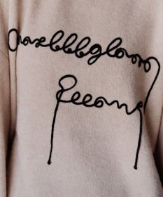 Tiaclasse 【洗える】テープ刺繍ロゴニットトップス