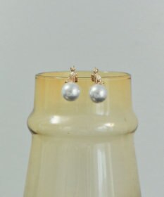 YECCA VECCA パールキャットピアス