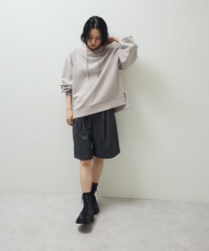 Green Parks レザーライクショートパンツ