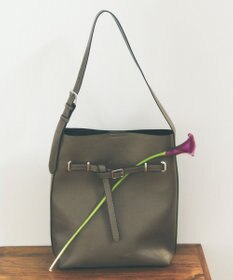 YECCA VECCA ベルトデザインワンハンドルショルダーバッグ