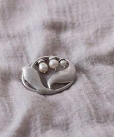 Pisceans メイリリーブローチ