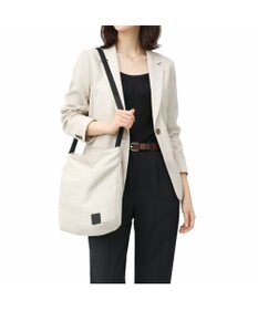 Regalo Felice 【超軽量 / A4サイズ対応 / 口元ファスナータイプ】ショルダー / REGALO