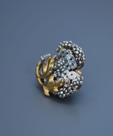 monshiro シュウメイギクビジュー イヤリング