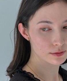 Phoebe 【金属アレルギー対応】【痛くないシリーズ】ストレートシャインクリスタルループフィットイヤリング　ゴールド