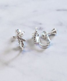 Tiaclasse 【安田美沙子さん着用・金属アレルギー対応】パール付きクロスピアス／イヤリング