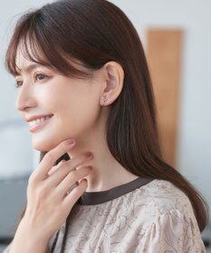 Tiaclasse 【安田美沙子さん着用・金属アレルギー対応】パール付きクロスピアス／イヤリング