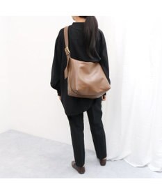 UNBILLION カシュカシュ cachecache / バックル付きビッグショルダー