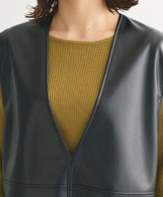 Green Parks フェイクレザーＶネックベスト