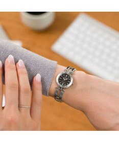 CITIZEN 【ロングセラー】wicca 人気のハーフバングルモデル 上品な華やかさ ソーラーテック