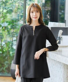 Tiaclasse 【ダブルストレッチ・洗える】スキッパーパールチュニックブラウス