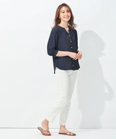 自由区 【WEB限定/セットアップ着用可/洗える】ブライトサテンライト Vネックブラウス