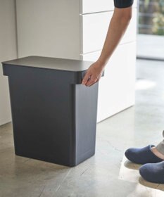 tower 密閉ペットフードストッカー タワー 12kg 計量カップ付 ブラック