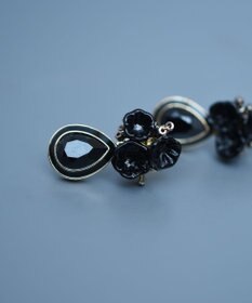 monshiro ホリホックピアス