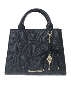 Maison de FLEUR チャーム付きリボンキルティングトートバッグ