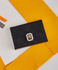 Maison de FLEUR パールビジューモノグラムカードケース