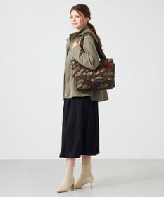 LA BAGAGERIE 【LA BAGAGERIE×HELLO KITTY】リボンチャーム付き　デイリートート　Mサイズ