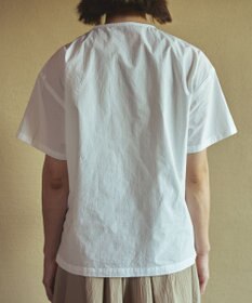 muuc つゆ草刺繍半袖プルオーバー〈日本製・上質な天然素材・遠州織物〉〈繊細なオリジナル花刺繍〉〈ゆったりフリーサイズ〉〈上品な大人の布帛Tシャツ〉