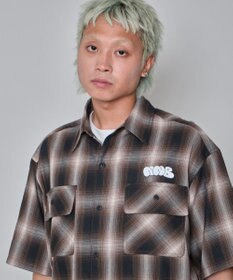 WEGO 【ユニセックス着用ITEM/MLサイズ展開】イラストオンブレチェックシャツ（SS）