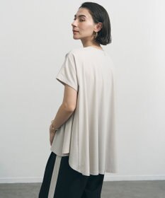 UNFILO 【一部店舗限定カラー】BEAUTY FORM-T フレアTシャツ