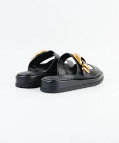 STEVE MADDEN BAY-RIDGE ビッグバックルフラットサンダル