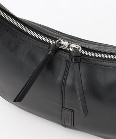 Y'SACCS イタリアンシープ　マルチポーチ付き　ホーボーバッグ