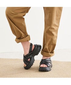 ing <ing>厚底クロスベルトスポーツサンダル