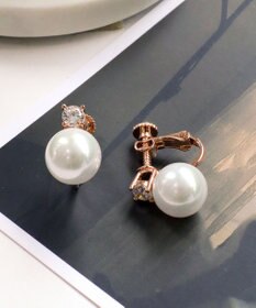 Tiaclasse 【選べる2TYPEデザイン】【金属アレルギー対応】 【養殖パール】  ワンポイントパールピアス＆イヤリング