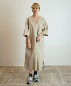 WHITE MAILS 【阿久津ゆりえコラボ】フロントタック Vネック ワンピース