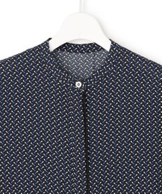 ICB L 【先行予約・WEB&一部店舗限定カラーあり】BackSatinAmunzen バンドカラーブラウス