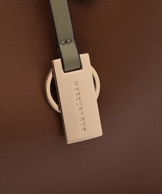 style code 【MERCURYDUO/マーキュリーデュオ】両アオリポケットサイド配色大開き開口 超軽量ハンドバッグ キーチャーム付